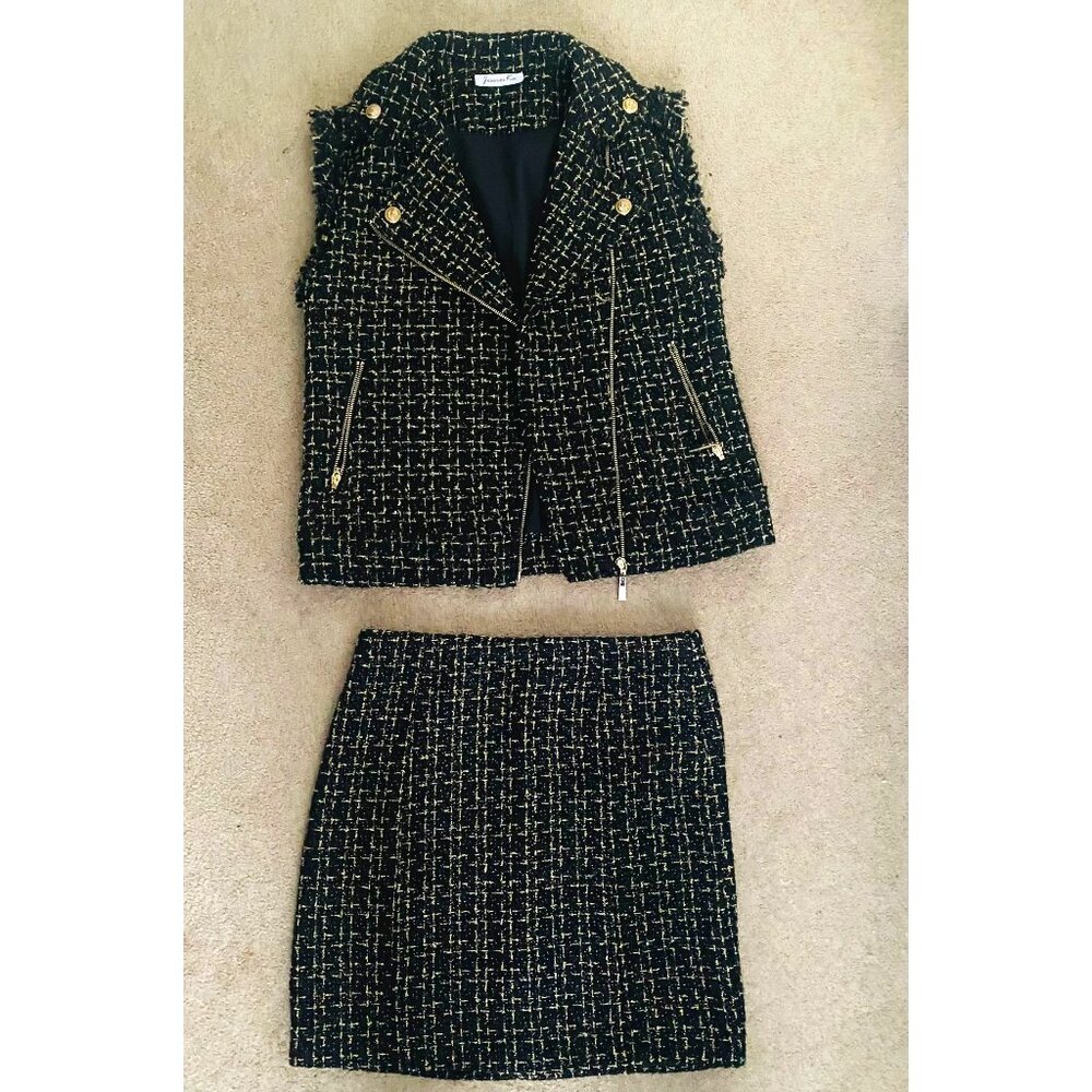 A tweed set (Vest +mini skirt)